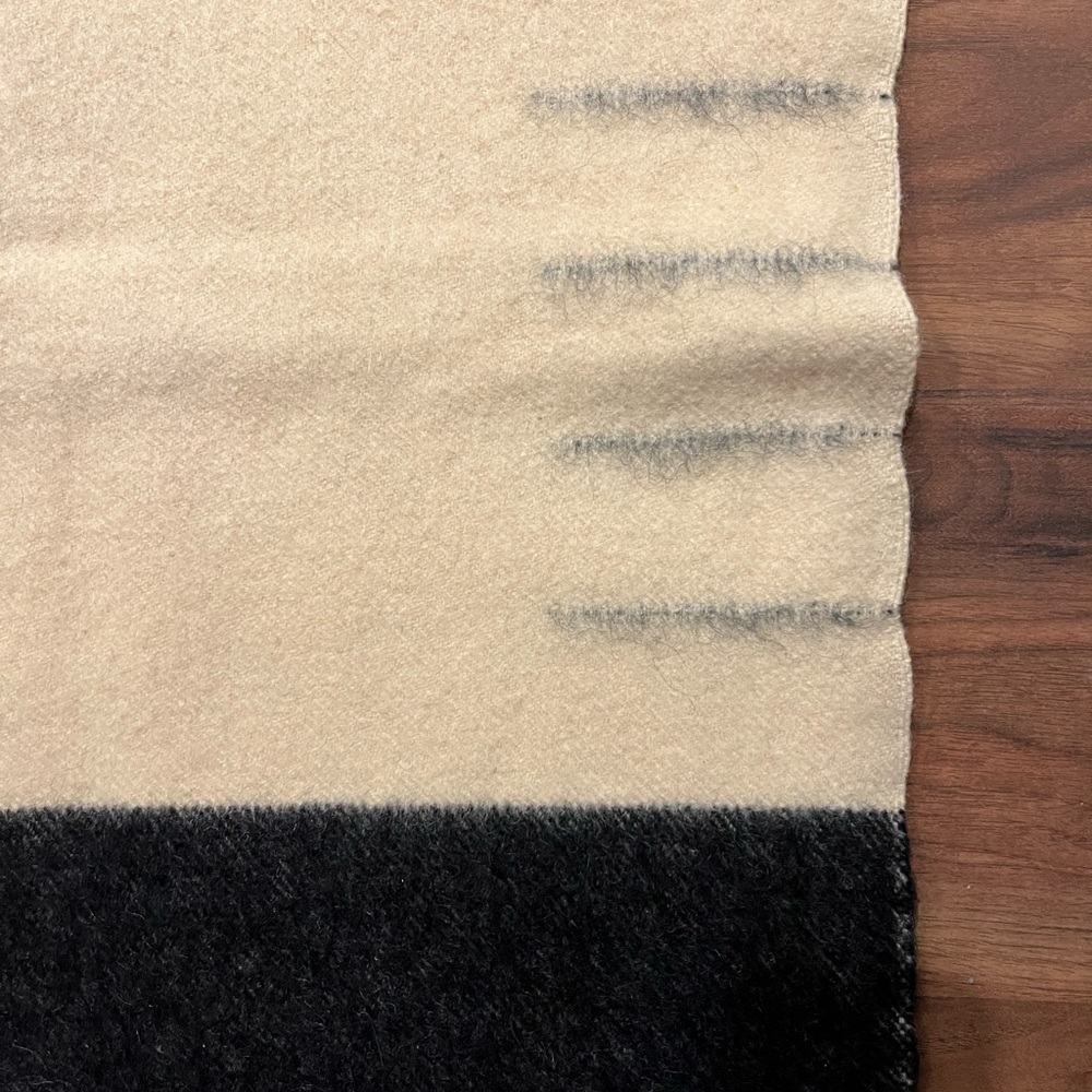 RARE Authentic vintage Hudson’s Bay Company 7-point wool blanket (1950s)